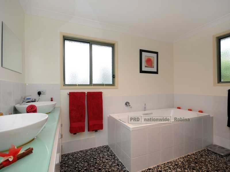 72 Harrier Drive, Burleigh Waters QLD 4220