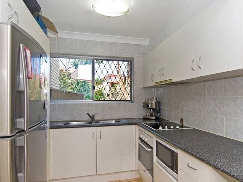 Unit 4/6 Duet Drive, Mermaid Waters QLD 4218