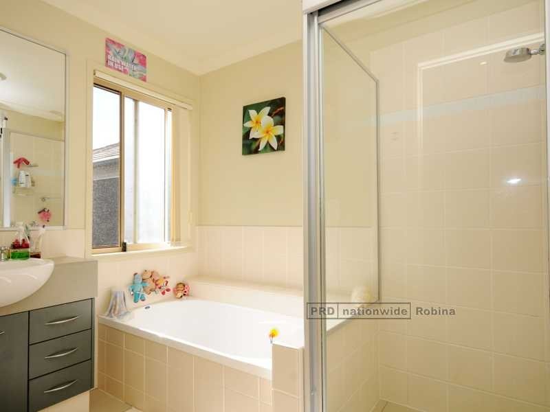 3 Avellino Drive, Varsity Lakes QLD 4227