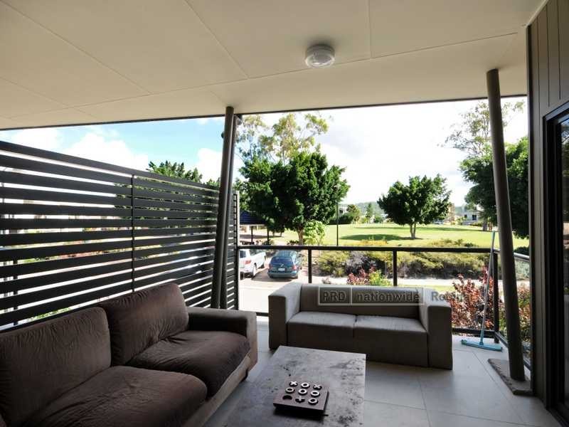 Unit 2/18 Menton Avenue, Varsity Lakes QLD 4227