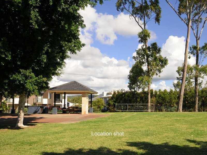 Unit 2/18 Menton Avenue, Varsity Lakes QLD 4227