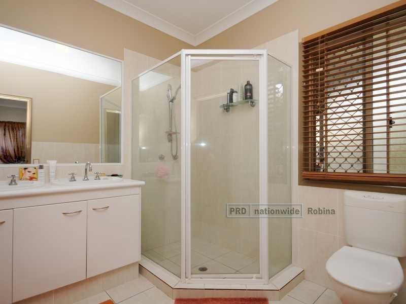 23 Glastonbury Drive, Mudgeeraba QLD 4213