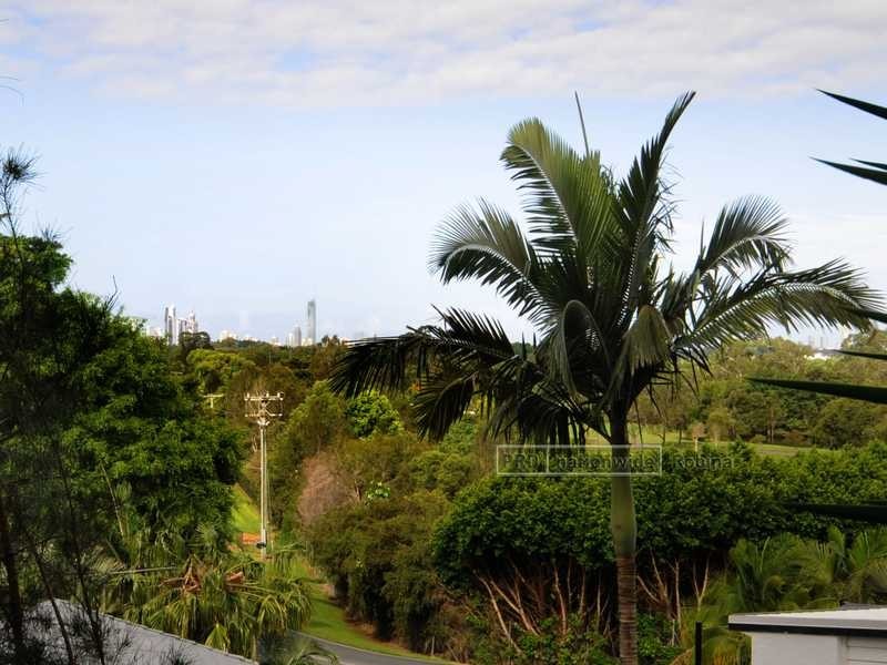 126 Plateau Cres, Carrara QLD 4211