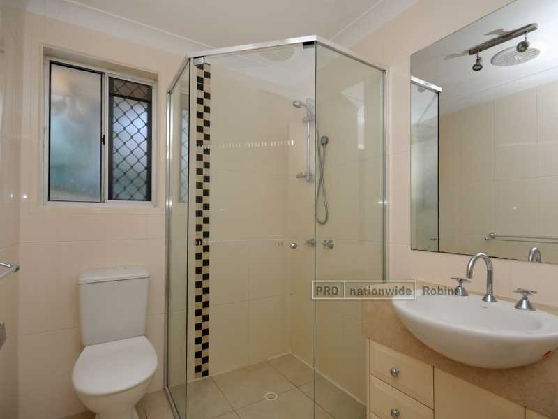 Unit 2/51 Walton Street, Southport QLD 4215