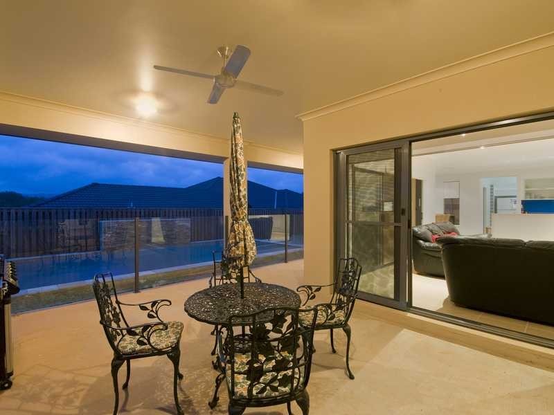 19 Boogaerdt Rise, Bonogin QLD 4213