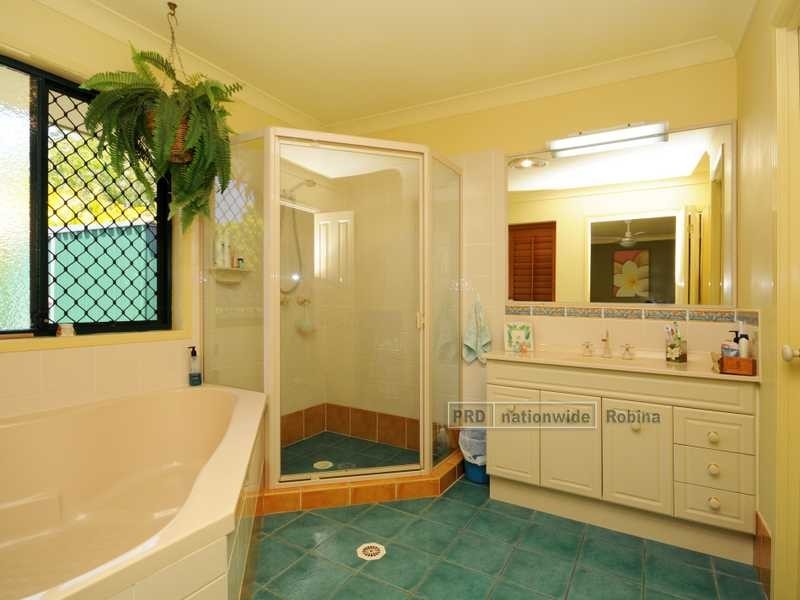 6 Camphor Wood Court, Robina QLD 4226