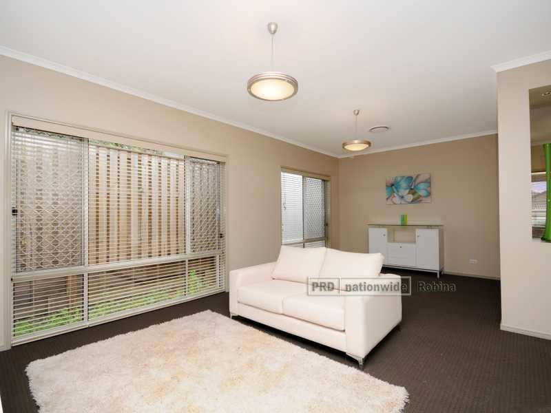 23 Campelles Avenue, Varsity Lakes QLD 4227