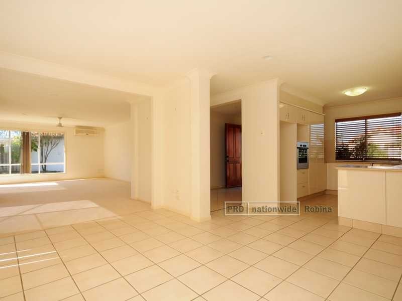 9 Carpentaria Court, Robina QLD 4226