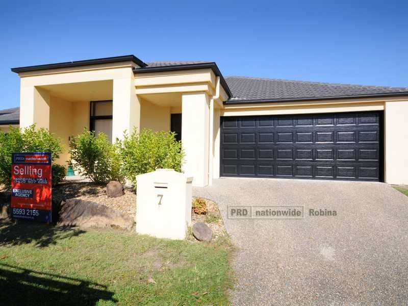7 Shorehaven Place, Varsity Lakes QLD 4227