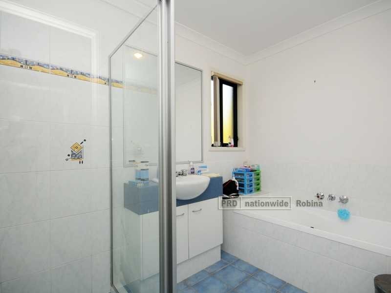 7 Shorehaven Place, Varsity Lakes QLD 4227