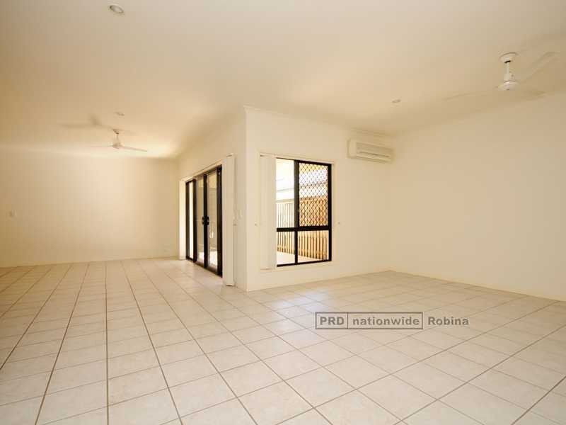 41 Lantau Crescent, Varsity Lakes QLD 4227