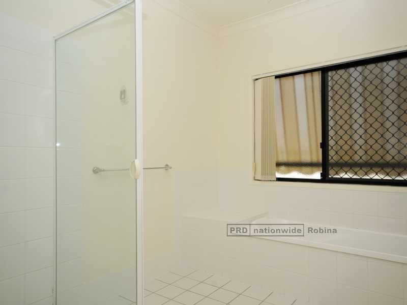 41 Lantau Crescent, Varsity Lakes QLD 4227