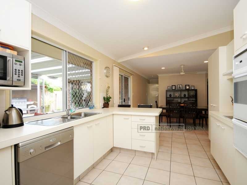 17 Frankston Court, Robina QLD 4226