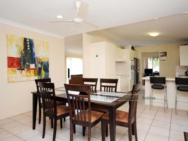 17 Frankston Court, Robina QLD 4226