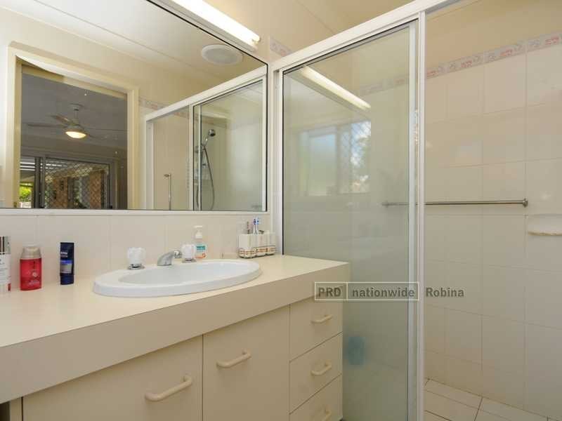 17 Frankston Court, Robina QLD 4226