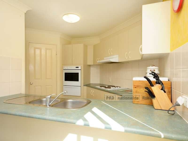 2 Paddington Drive, Carrara QLD 4211