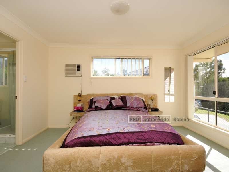 2 Paddington Drive, Carrara QLD 4211