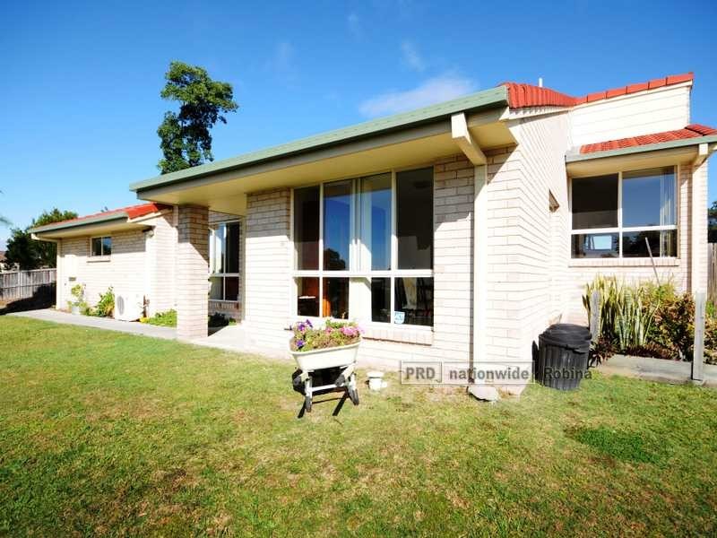 2 Paddington Drive, Carrara QLD 4211