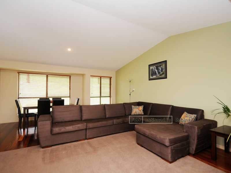 2 Riverina Court, Mudgeeraba QLD 4213