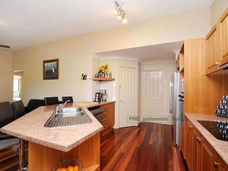 2 Riverina Court, Mudgeeraba QLD 4213