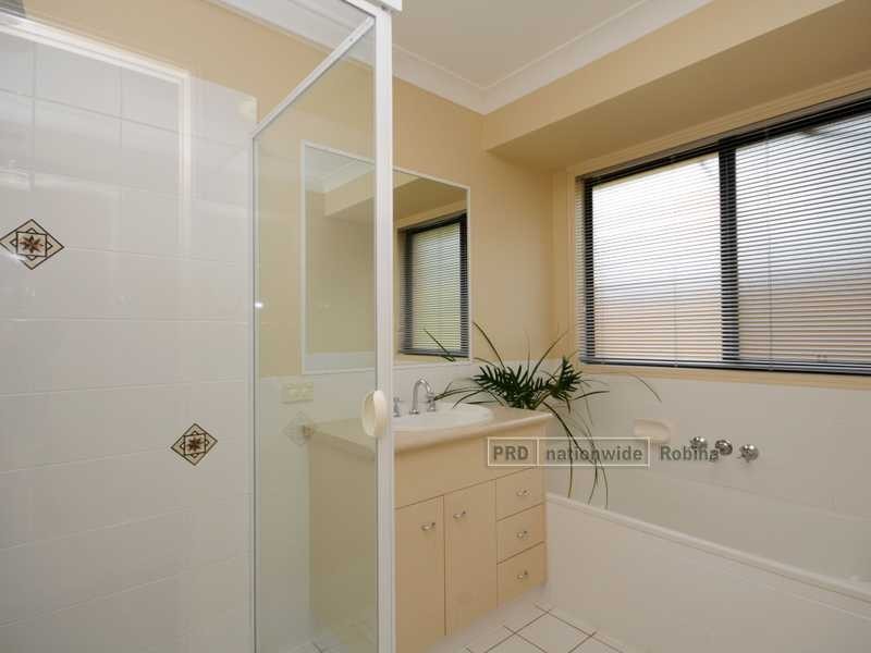 2 Riverina Court, Mudgeeraba QLD 4213