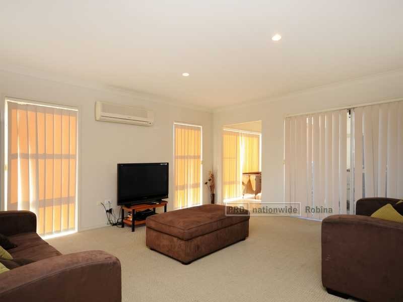 32 Prospect Court, Robina QLD 4226