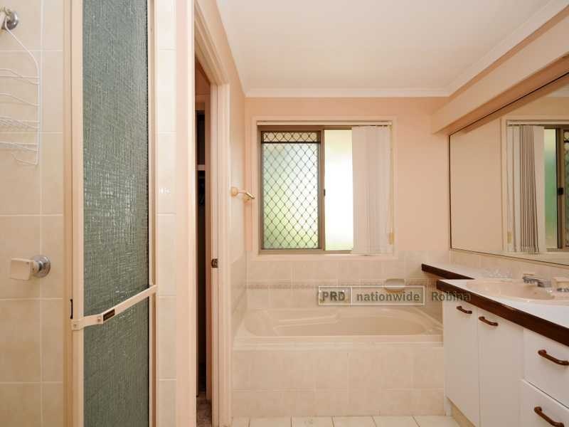 7 Olinda Close, Robina QLD 4226