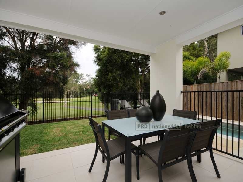 Unit 3/15 Andromeda Parade, Robina QLD 4226