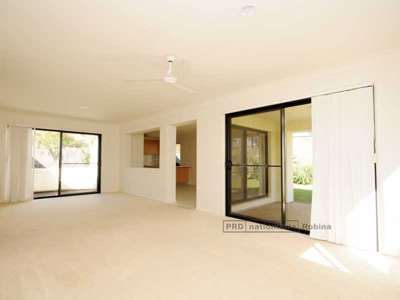 20 Elfin Street, Robina QLD 4226