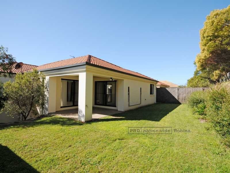 20 Elfin Street, Robina QLD 4226