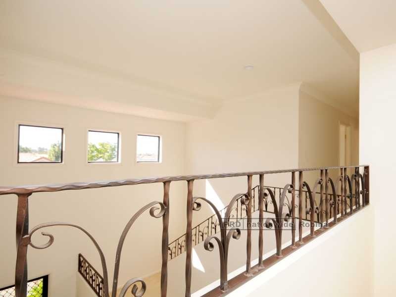 20 Elfin Street, Robina QLD 4226