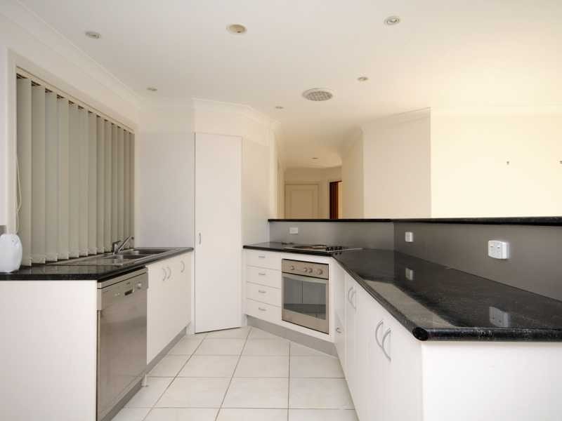 18 Regensberg Close, Varsity Lakes QLD 4227