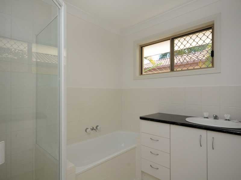 18 Regensberg Close, Varsity Lakes QLD 4227