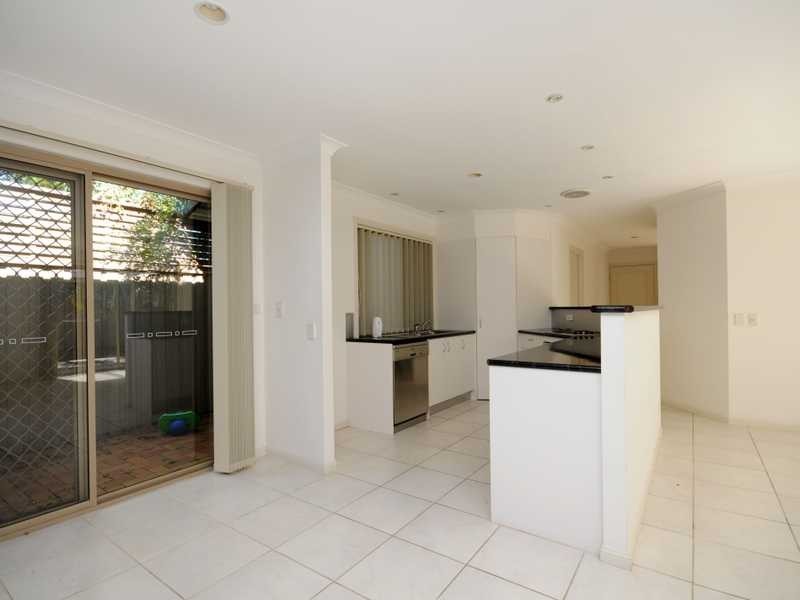 18 Regensberg Close, Varsity Lakes QLD 4227