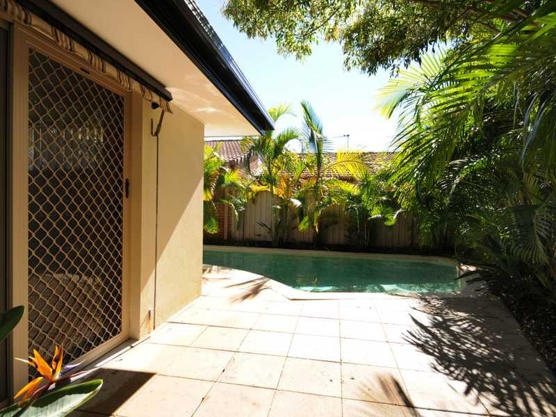 18 Regensberg Close, Varsity Lakes QLD 4227