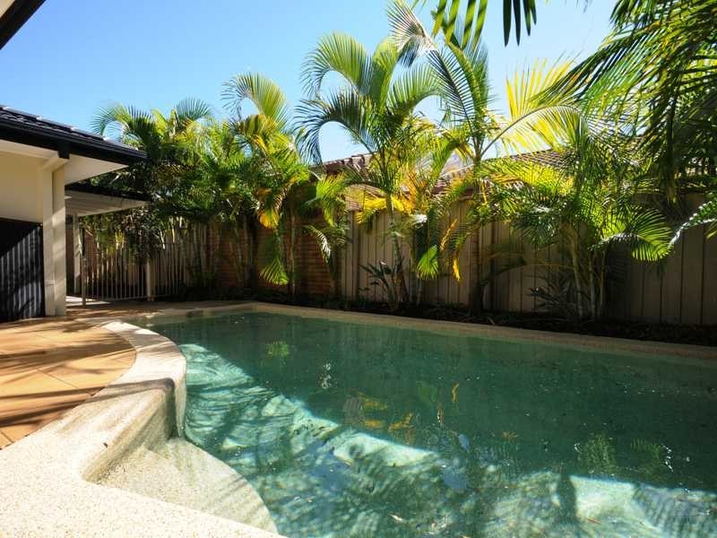 18 Regensberg Close, Varsity Lakes QLD 4227