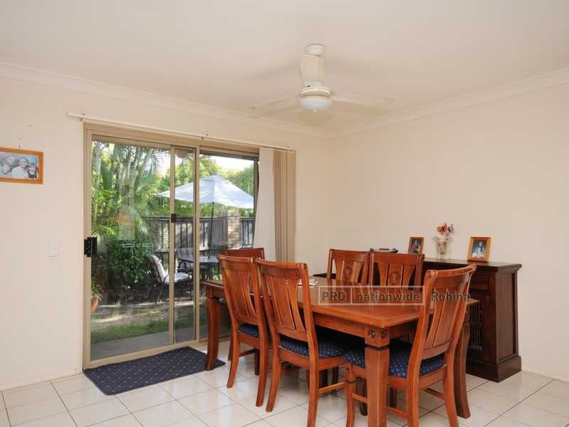 2 Pristine Court, Varsity Lakes QLD 4227