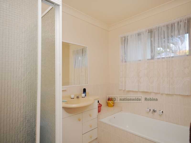 2 Pristine Court, Varsity Lakes QLD 4227