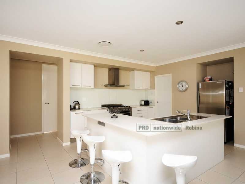 27 Camarillo Circuit, Reedy Creek QLD 4227