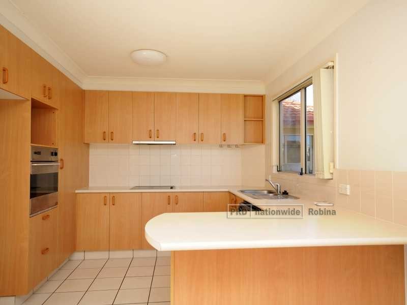 42 Tracey Crescent, Varsity Lakes QLD 4227