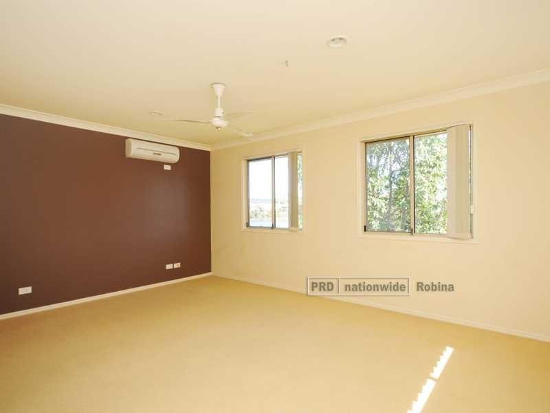 42 Tracey Crescent, Varsity Lakes QLD 4227