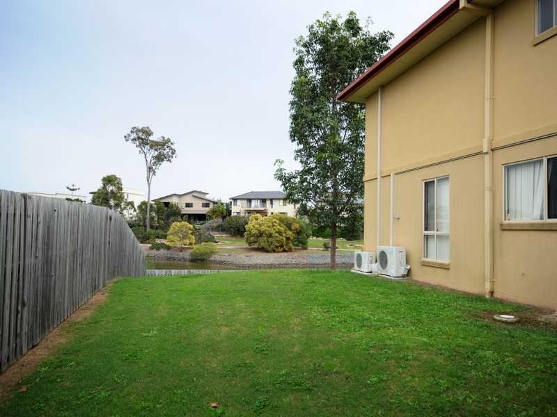 42 Tracey Crescent, Varsity Lakes QLD 4227