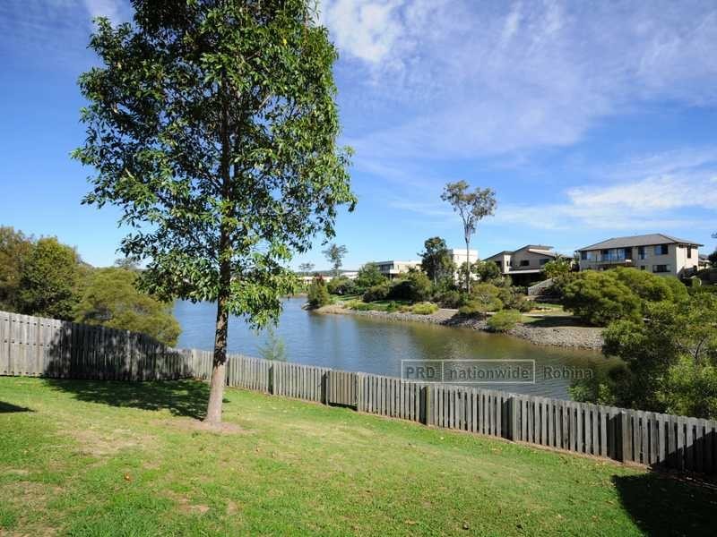 42 Tracey Crescent, Varsity Lakes QLD 4227