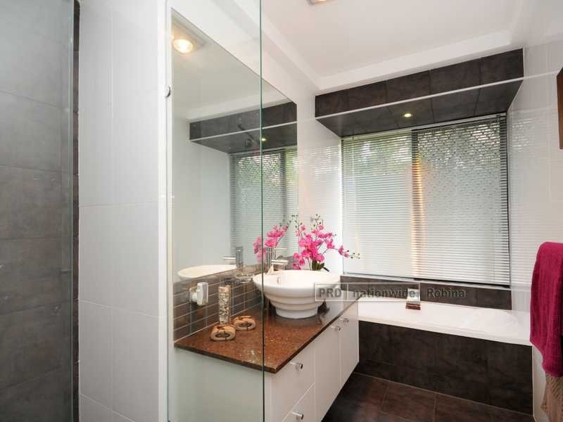 7 Cove Court, Merrimac QLD 4226