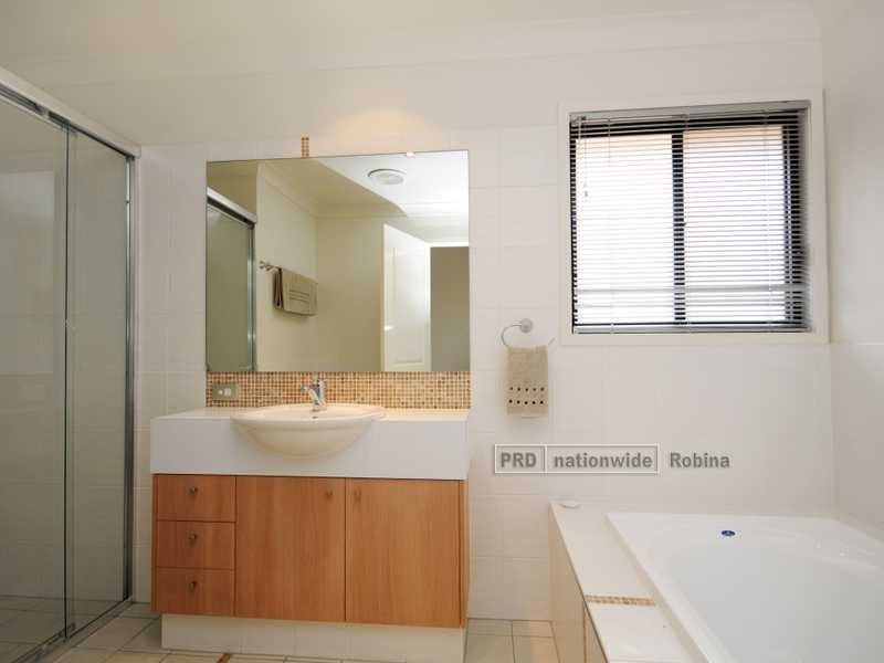 3 Royal Woods Drive, Robina QLD 4226