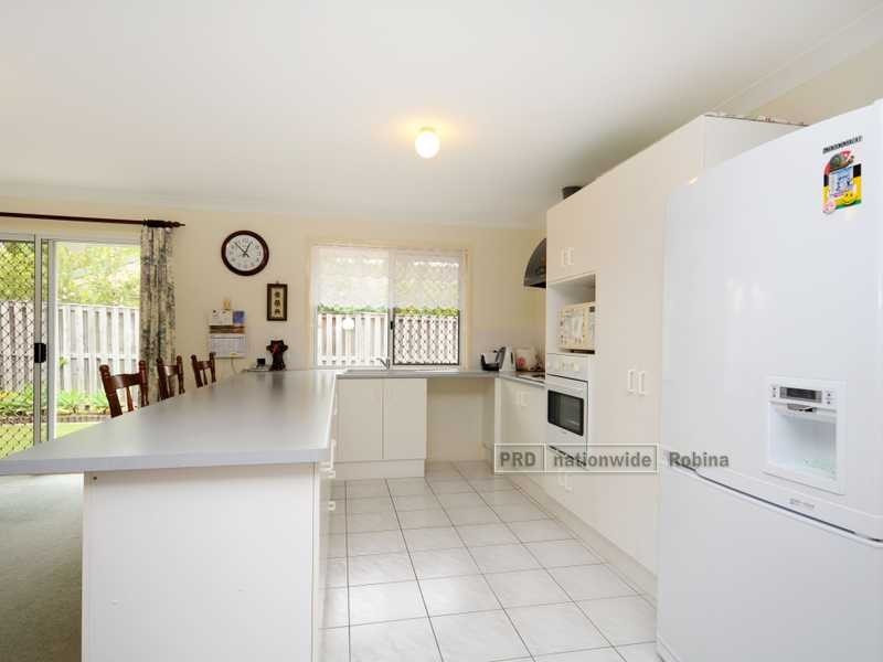 26 Regensberg Close, Varsity Lakes QLD 4227
