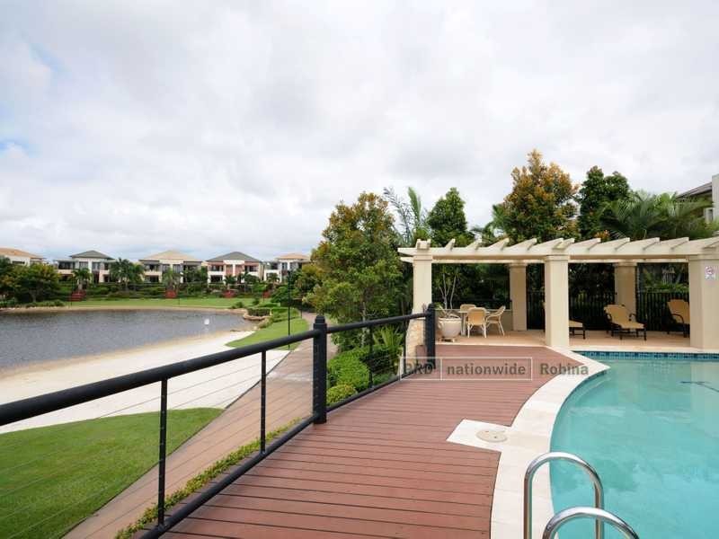 Unit 1052/1 The Cove Crescent, Carrara QLD 4211