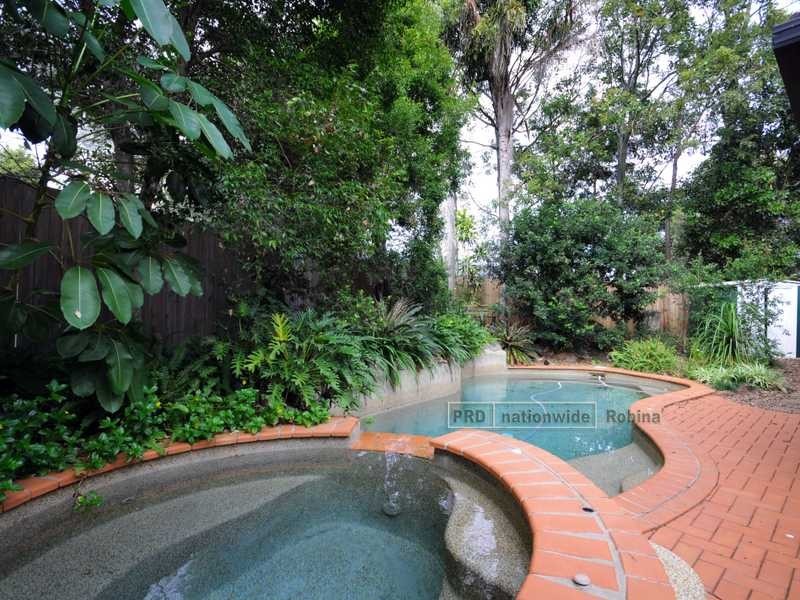 18 Kensington Street, Robina QLD 4226