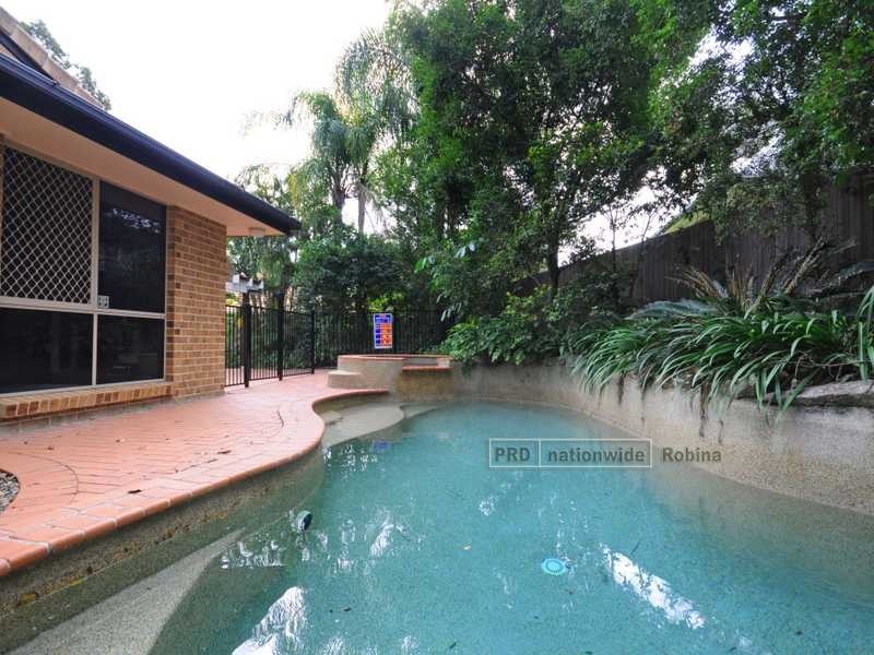 18 Kensington Street, Robina QLD 4226