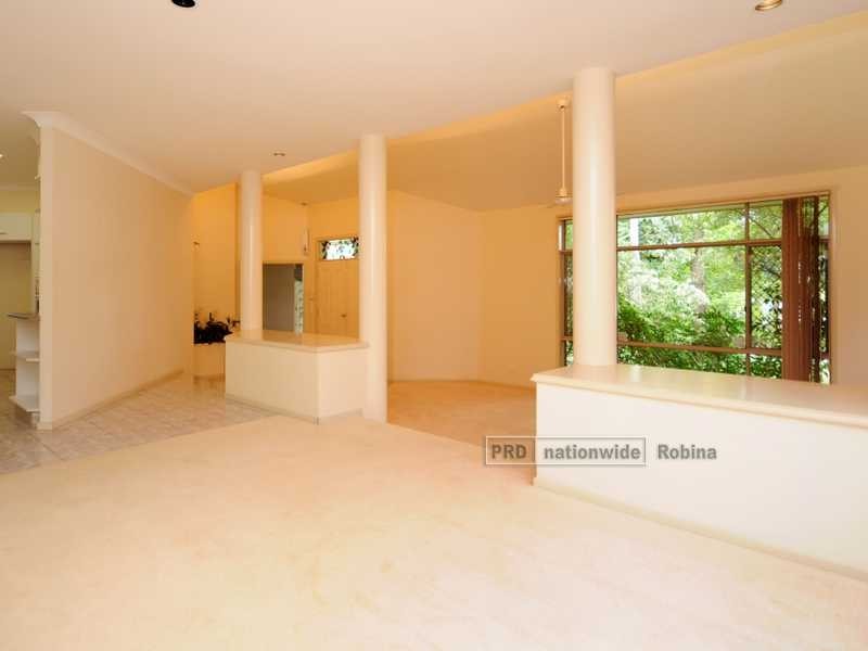 18 Kensington Street, Robina QLD 4226